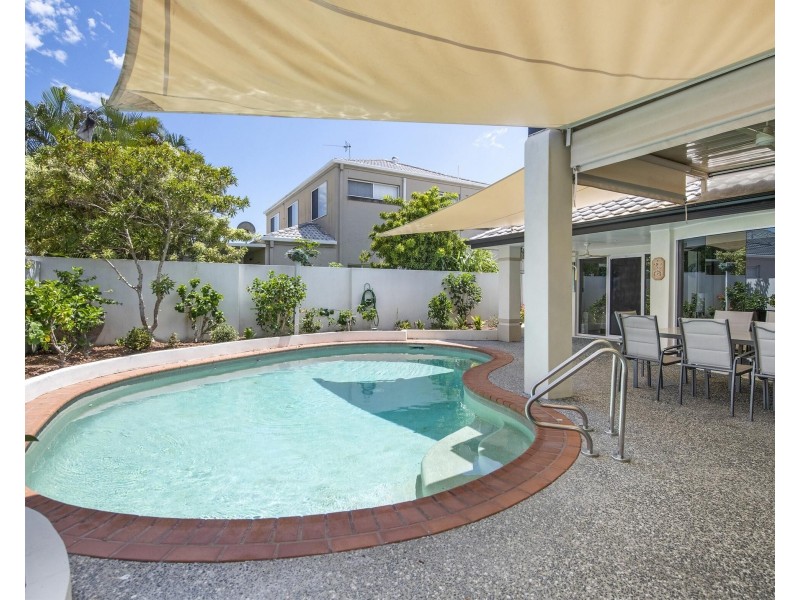 41 Deborah Avenue, Benowa Waters QLD 4217