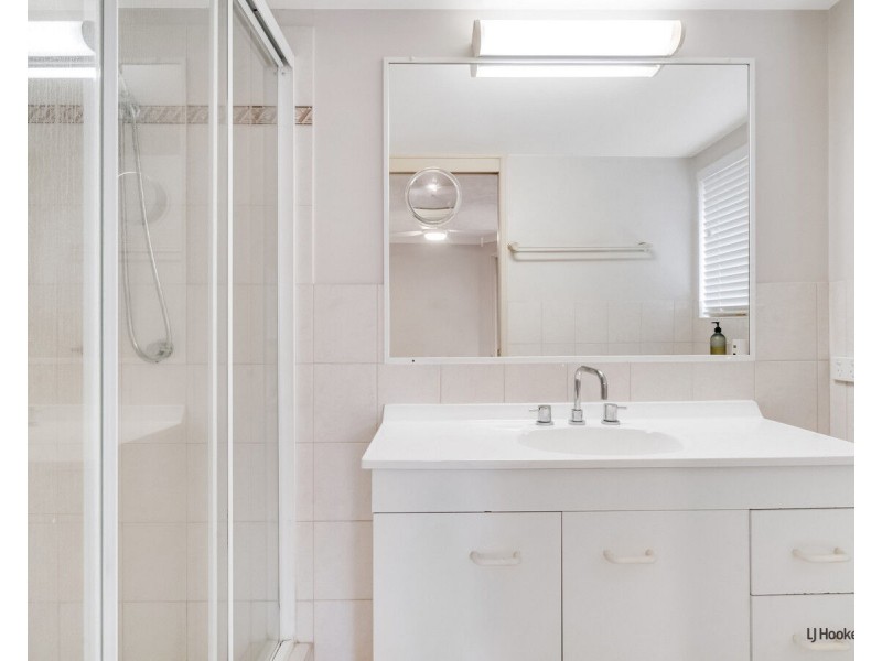 2/137 Golden Four Drive, Bilinga QLD 4225