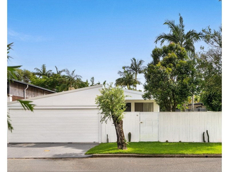 19 Binya Avenue, Coolangatta QLD 4225