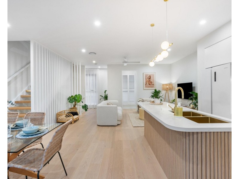 5/135 Golden Four Drive, Bilinga QLD 4225