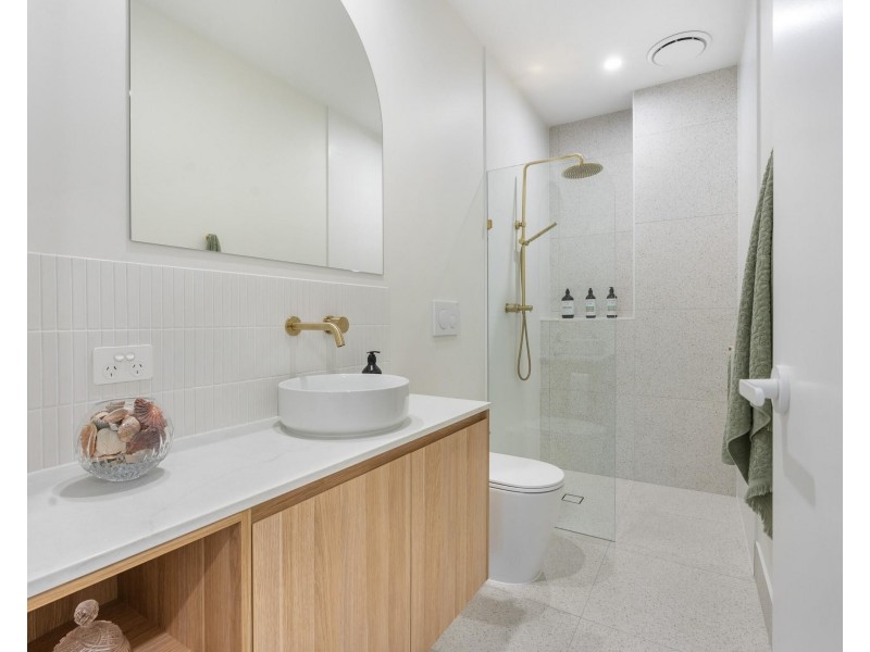 5/135 Golden Four Drive, Bilinga QLD 4225