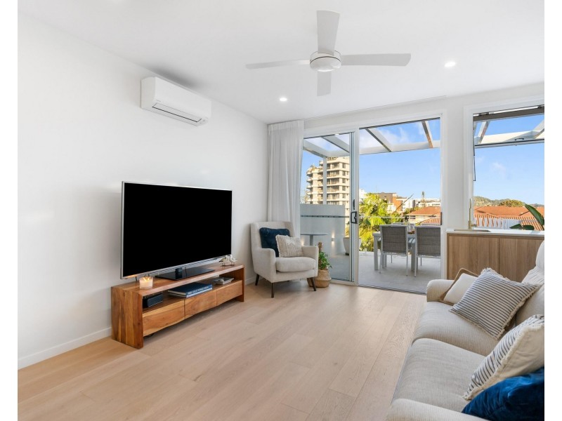 5/135 Golden Four Drive, Bilinga QLD 4225