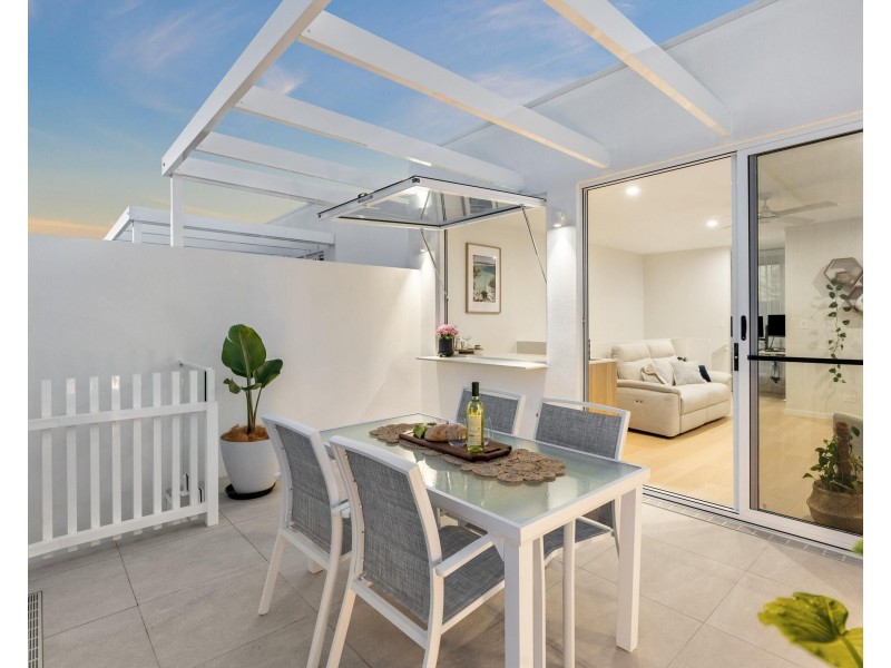 5/135 Golden Four Drive, Bilinga QLD 4225