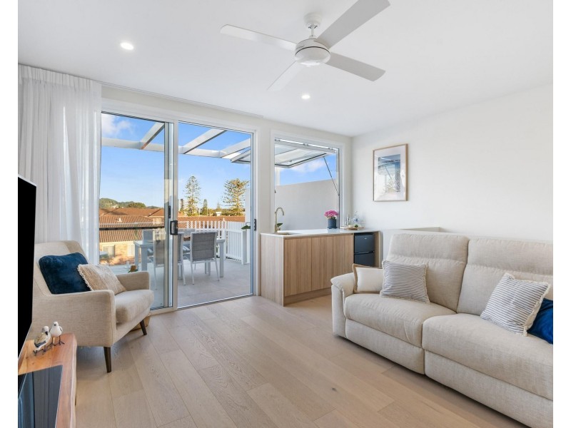 5/135 Golden Four Drive, Bilinga QLD 4225