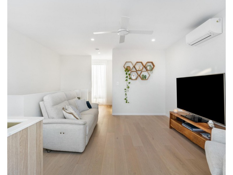 5/135 Golden Four Drive, Bilinga QLD 4225