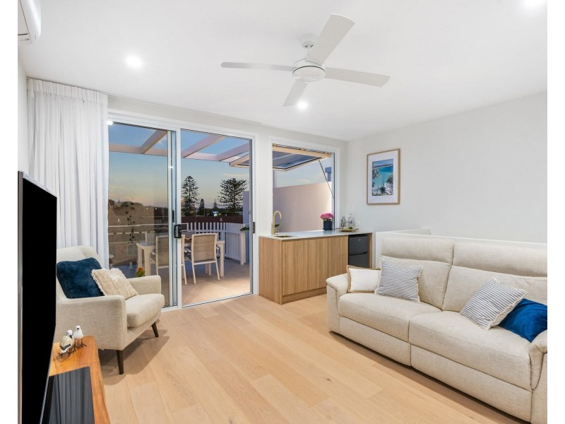 5/135 Golden Four Drive, Bilinga QLD 4225