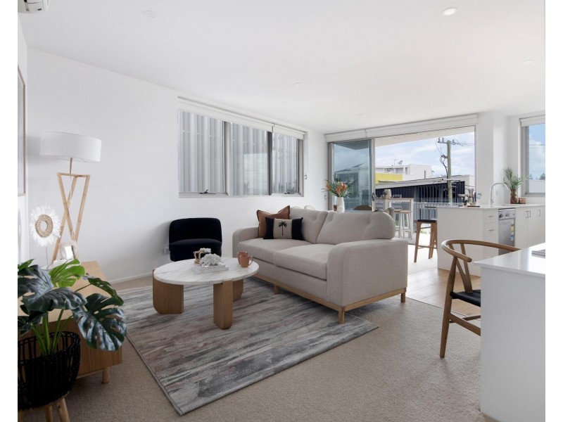 51 Peerless Avenue, Mermaid Beach QLD 4218