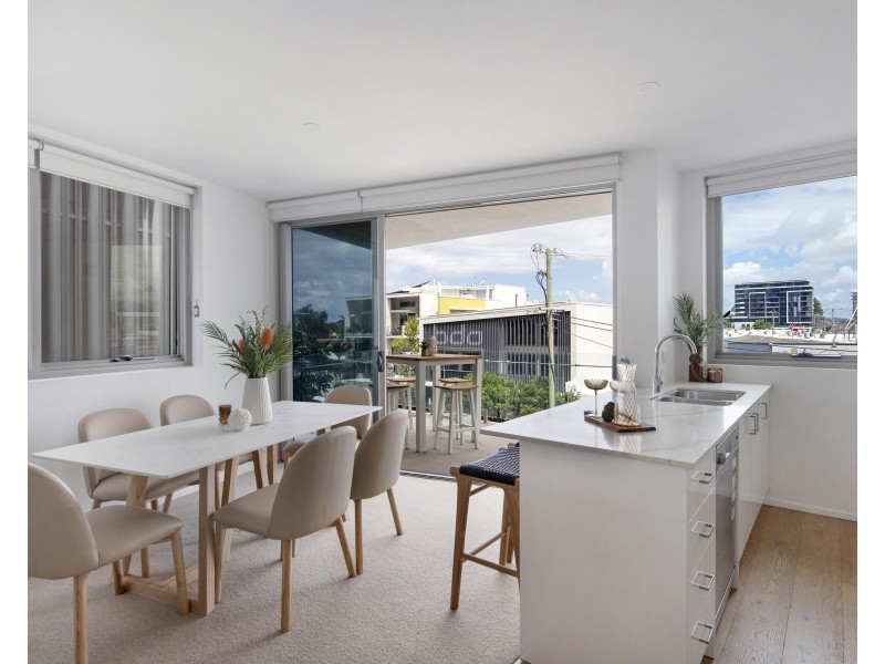 51 Peerless Avenue, Mermaid Beach QLD 4218