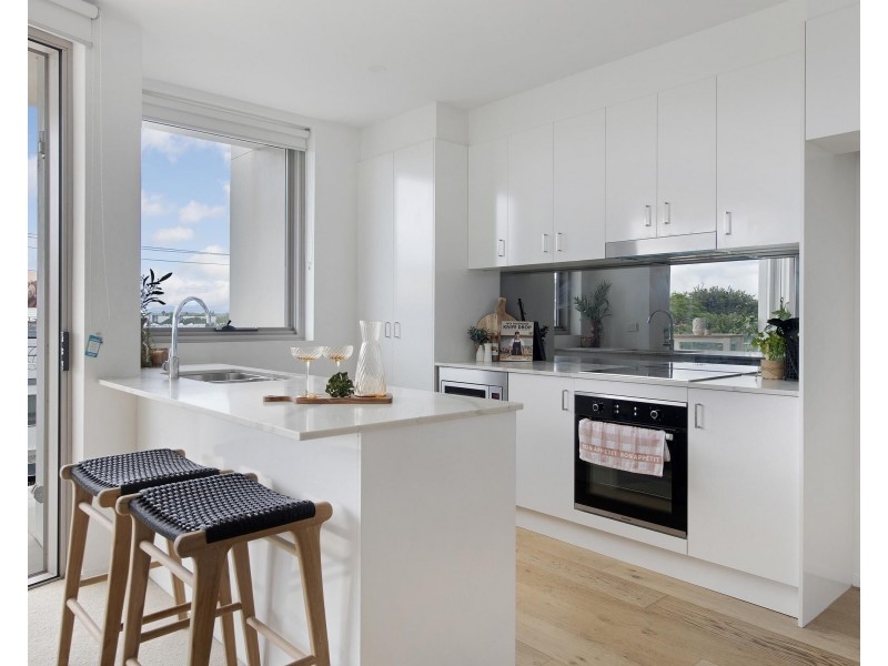 51 Peerless Avenue, Mermaid Beach QLD 4218