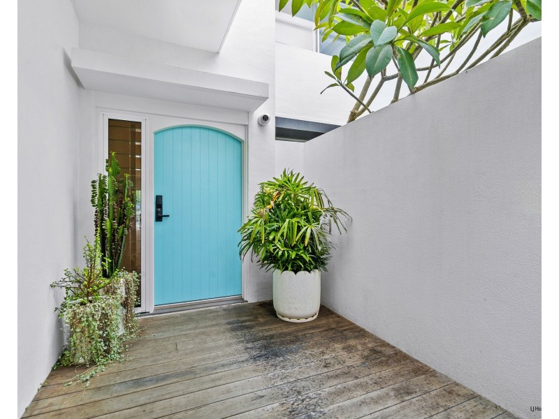 2/43 Murlong Crescent, Palm Beach QLD 4221