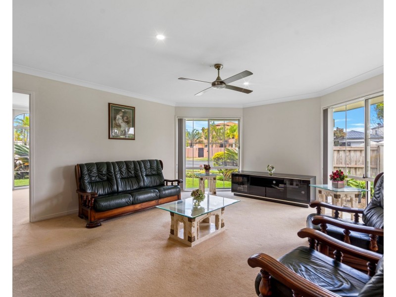 31 Stingray Crescent, Burleigh Waters QLD 4220