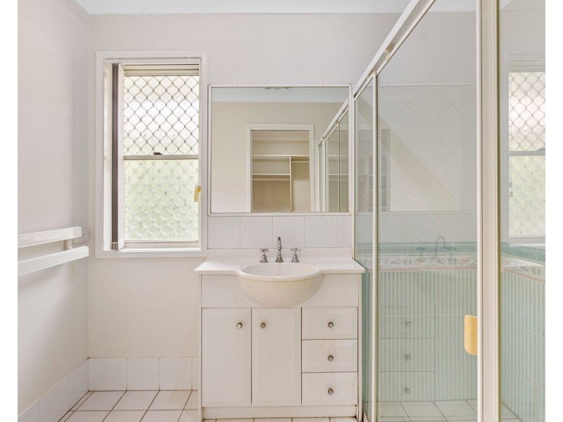 31 Stingray Crescent, Burleigh Waters QLD 4220