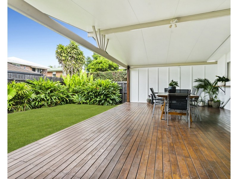 2/97 Nobby Parade, Miami QLD 4220