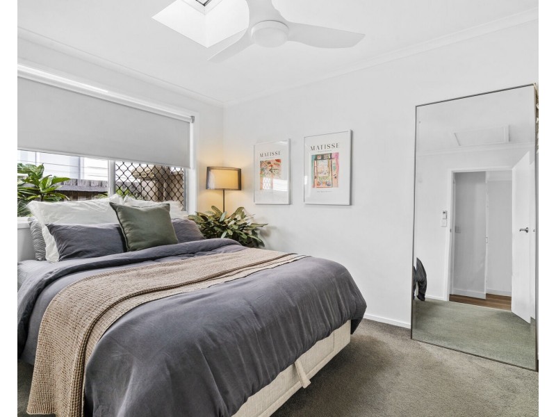 2/97 Nobby Parade, Miami QLD 4220