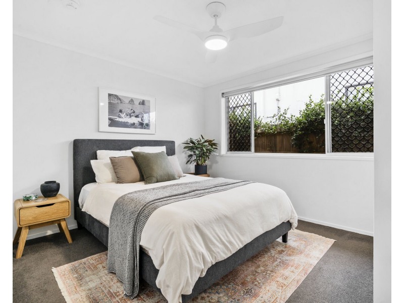 2/97 Nobby Parade, Miami QLD 4220