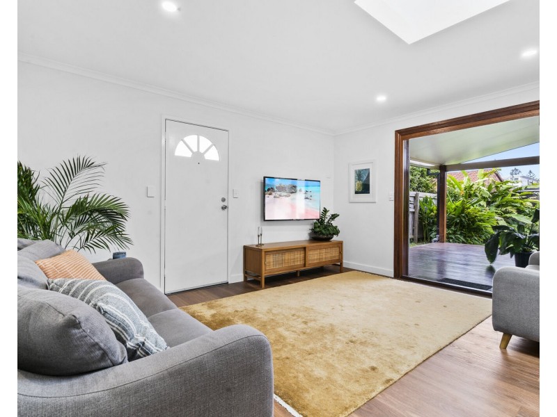 2/97 Nobby Parade, Miami QLD 4220