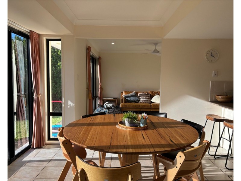 6 Numalla Court, Elanora QLD 4221