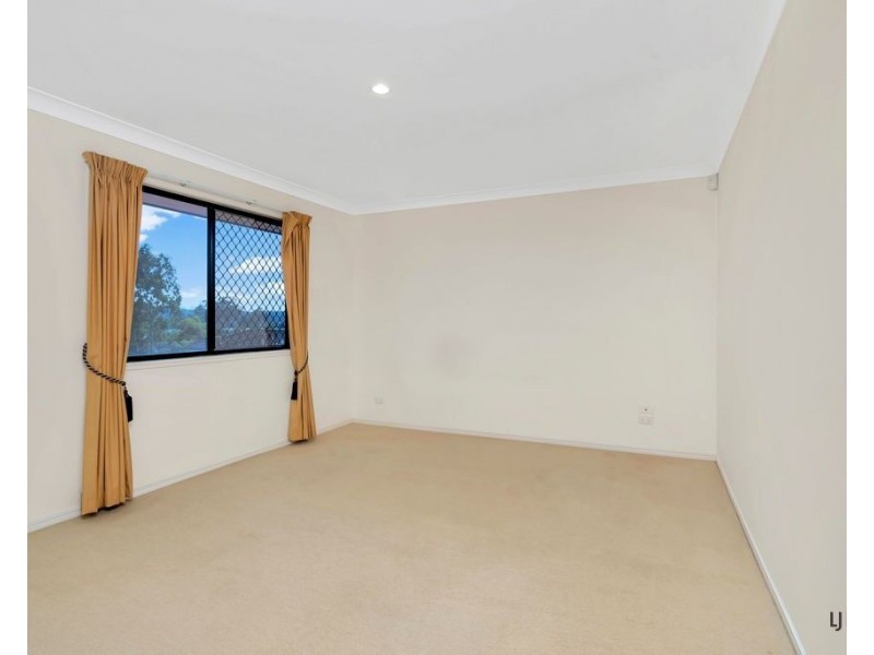 6 Numalla Court, Elanora QLD 4221