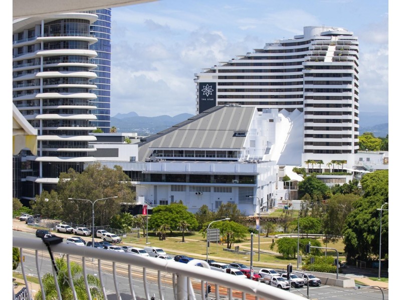1712/24-26 Queensland Avenue, Broadbeach QLD 4218