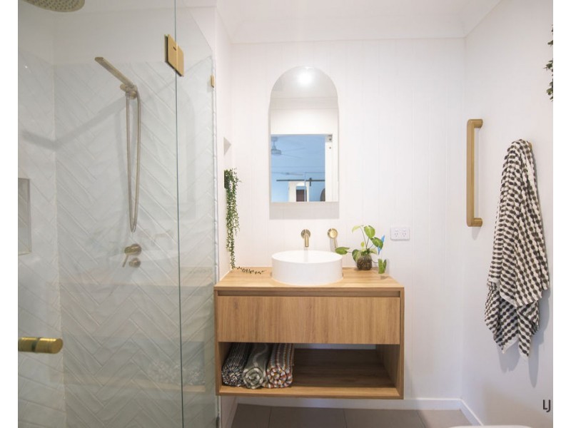 2/13 Rosewater Crescent, Tugun QLD 4224