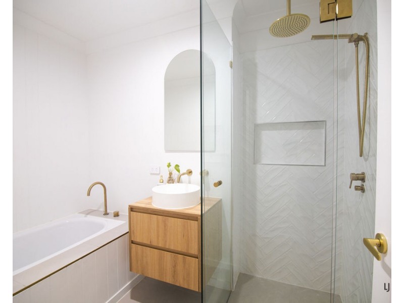 2/13 Rosewater Crescent, Tugun QLD 4224