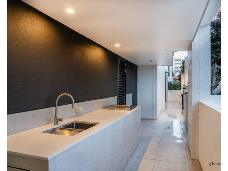 304/8 Churchill Street, Coolangatta QLD 4225