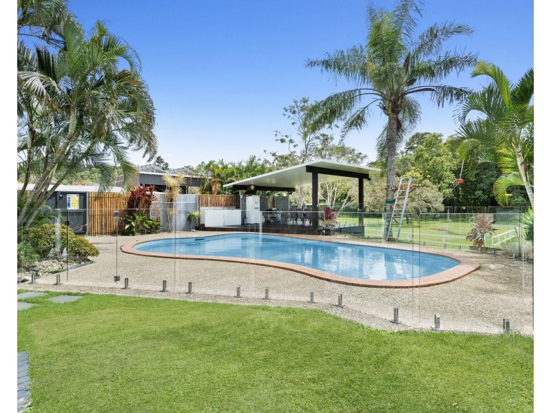 8 Larch Street, Tallebudgera QLD 4228