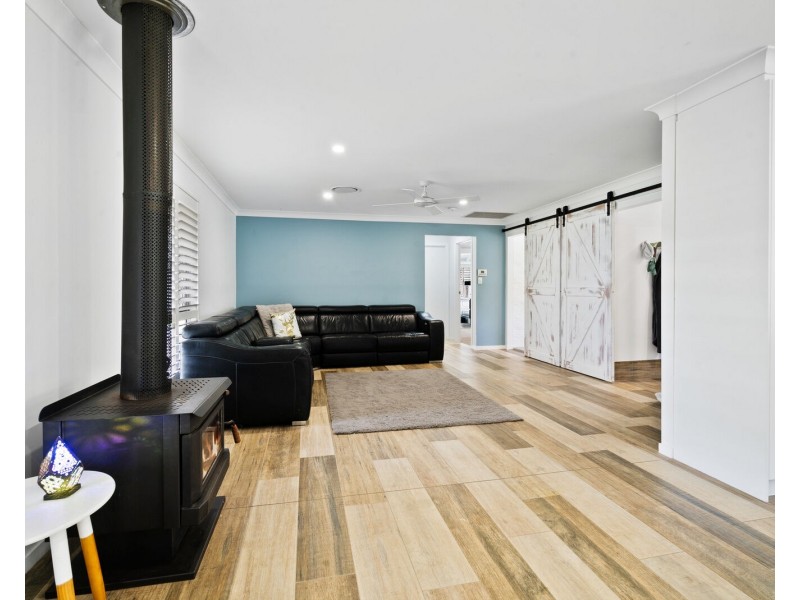 8 Larch Street, Tallebudgera QLD 4228