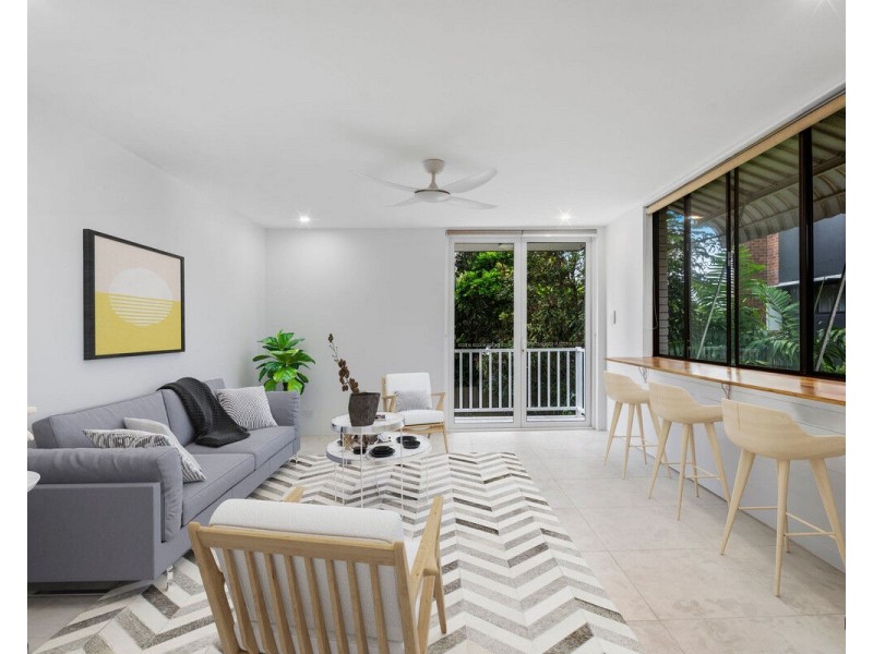 4/999 Gold Coast Highway, Palm Beach QLD 4221