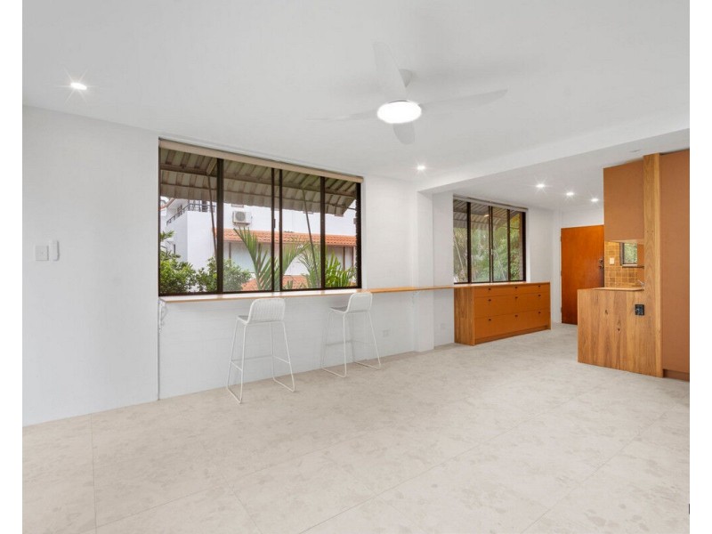 4/999 Gold Coast Highway, Palm Beach QLD 4221