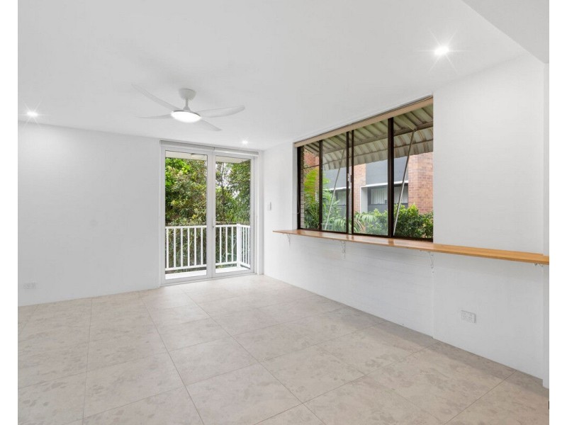 4/999 Gold Coast Highway, Palm Beach QLD 4221