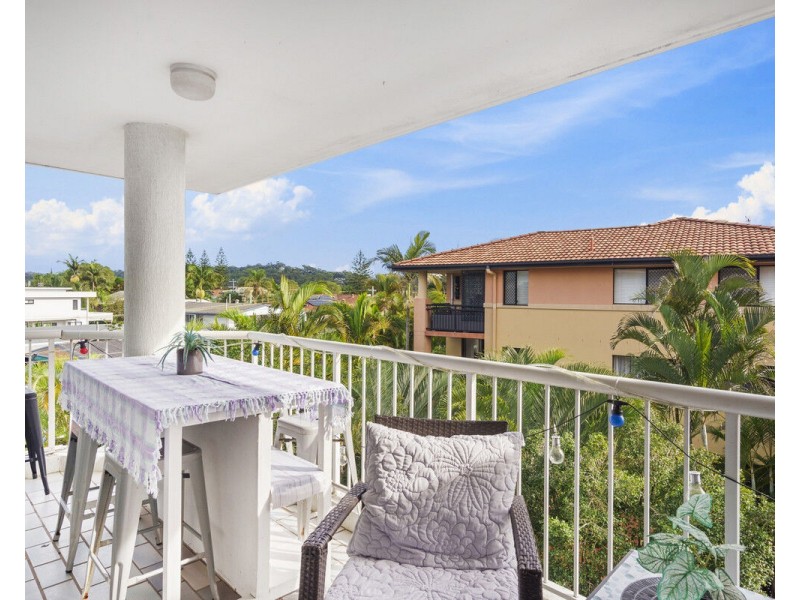 6/3 Tarni Avenue, Palm Beach QLD 4221