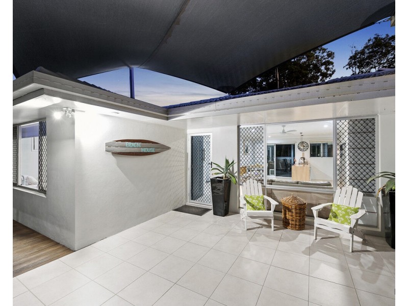 167 Mallawa Drive, Palm Beach QLD 4221