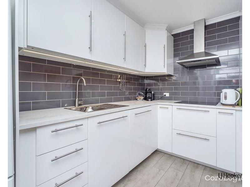 1/4 Oasis Crescent, Elanora QLD 4221