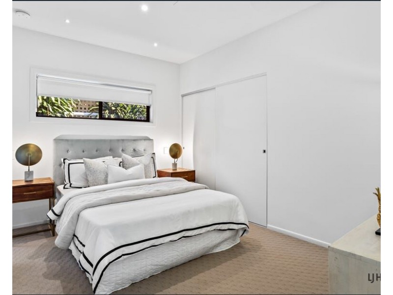 5 Skiff Street, Southport QLD 4215