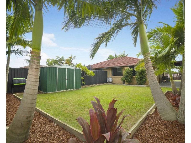2/23 Callistemon Court, Arundel QLD 4214