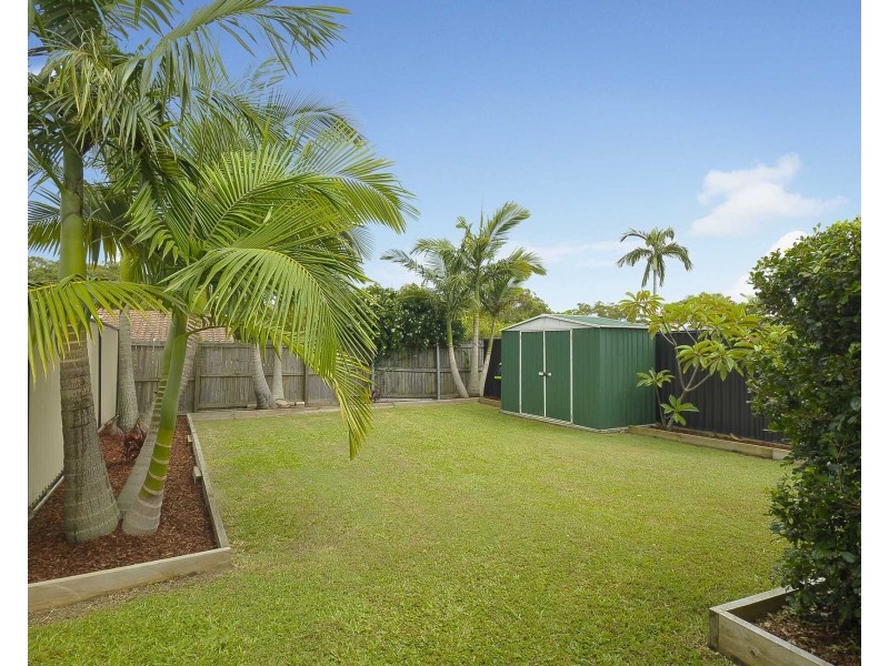 2/23 Callistemon Court, Arundel QLD 4214