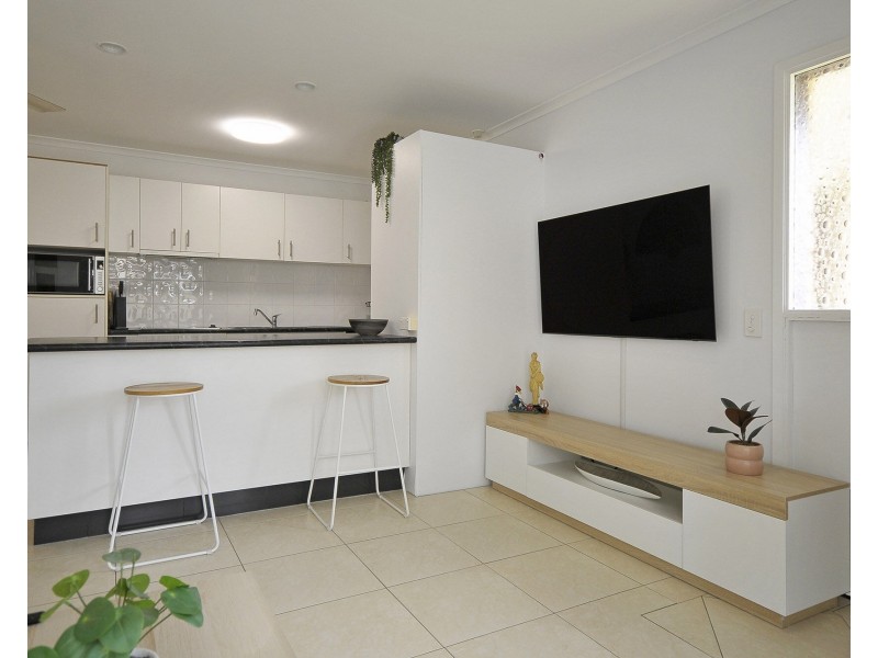 2/23 Callistemon Court, Arundel QLD 4214