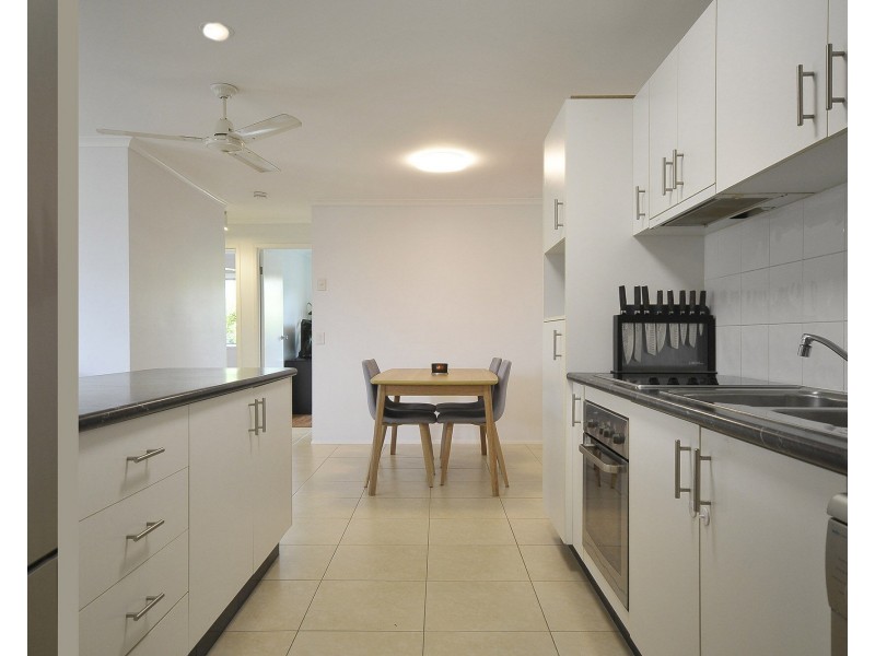 2/23 Callistemon Court, Arundel QLD 4214
