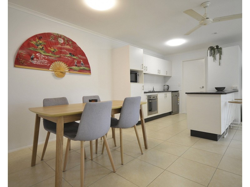 2/23 Callistemon Court, Arundel QLD 4214