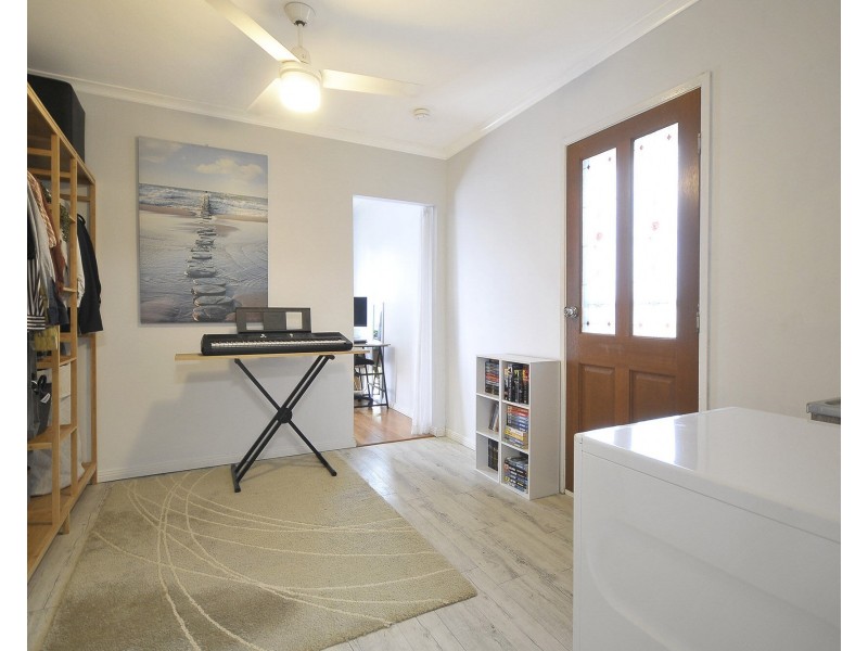 2/23 Callistemon Court, Arundel QLD 4214