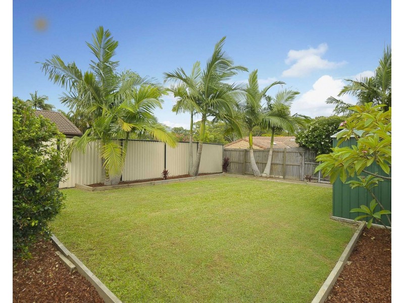 2/23 Callistemon Court, Arundel QLD 4214