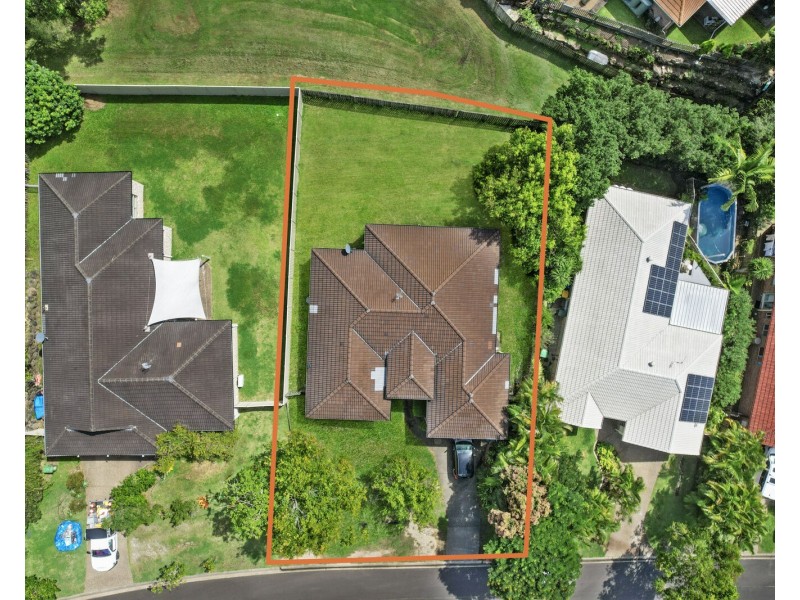 9 Laurina Court, Elanora QLD 4221