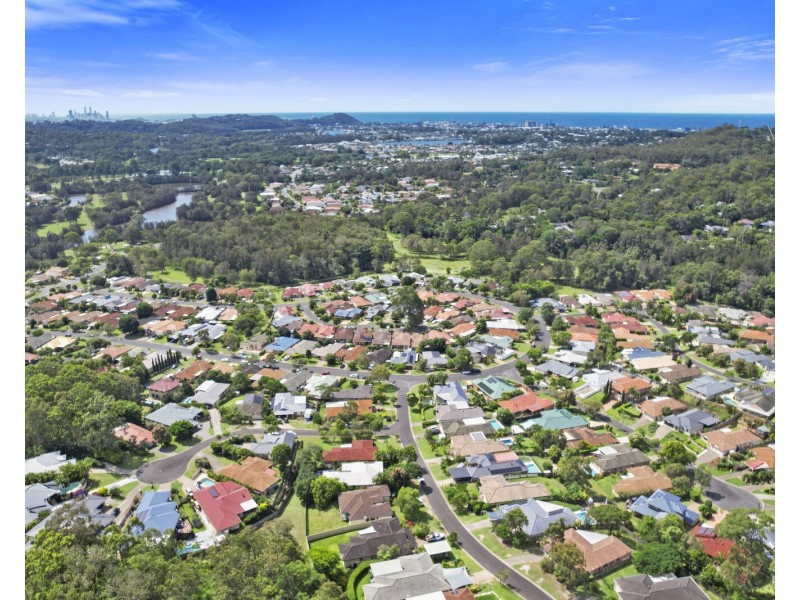 9 Laurina Court, Elanora QLD 4221