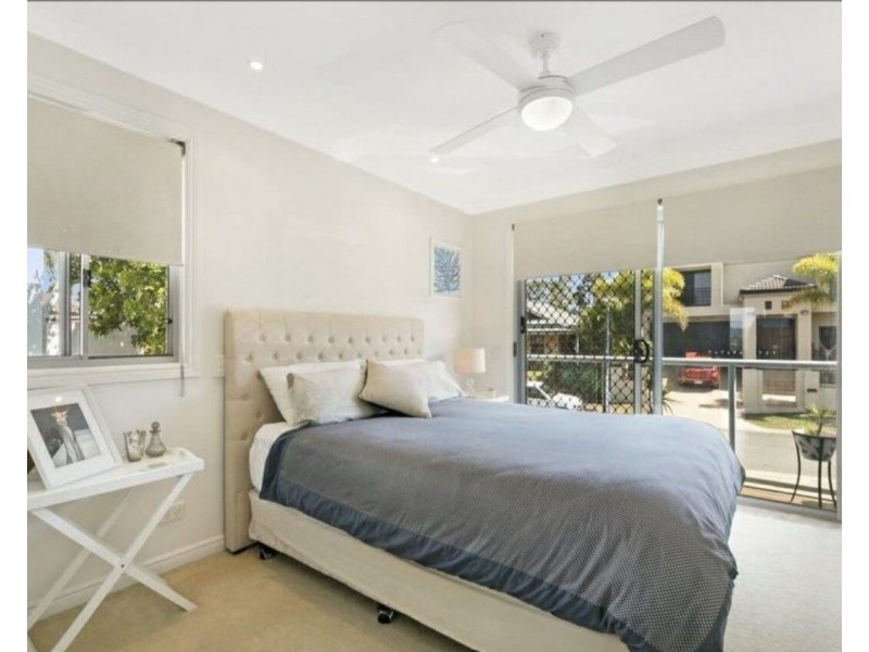 4/16 Duxton Drive, Varsity Lakes QLD 4227