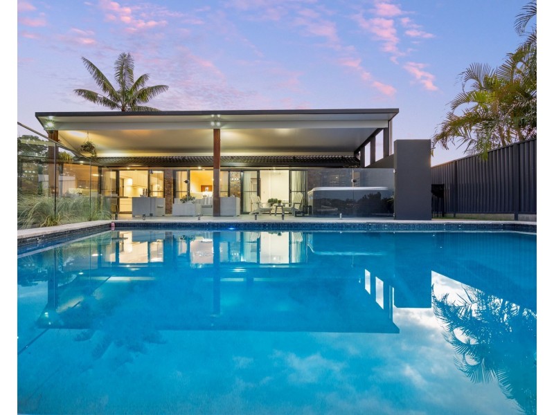 21 Whitsunday Drive, Currumbin Waters QLD 4223