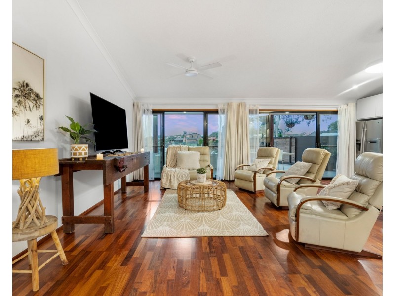 21 Whitsunday Drive, Currumbin Waters QLD 4223