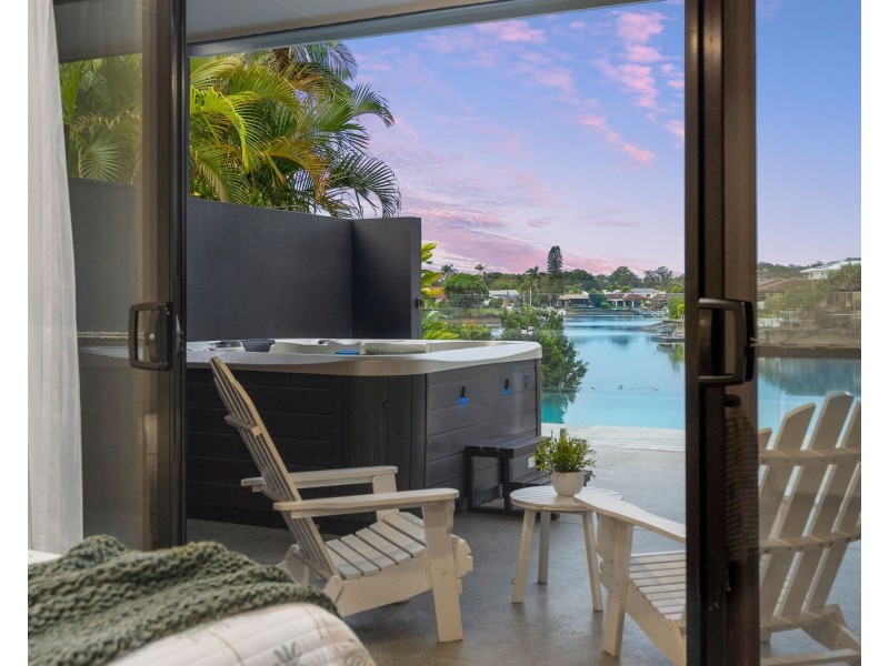 21 Whitsunday Drive, Currumbin Waters QLD 4223