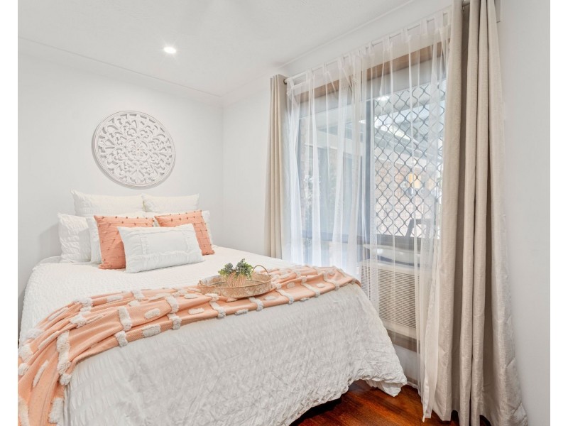 21 Whitsunday Drive, Currumbin Waters QLD 4223