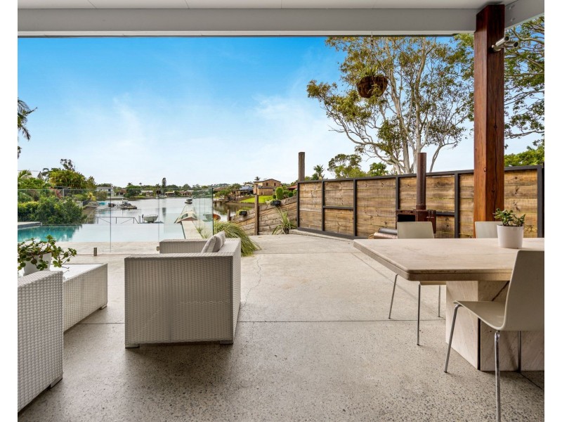 21 Whitsunday Drive, Currumbin Waters QLD 4223